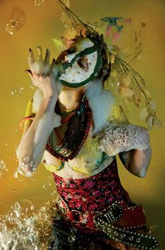 Голая грудь Али Майкл в журнале V фото #2