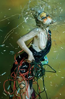 Голая грудь Али Майкл в журнале V фото #3