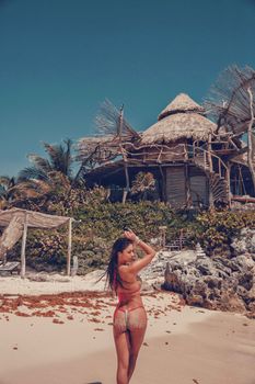Обнажённая Арианни Селесте для фотосессии в Мексике фото #13