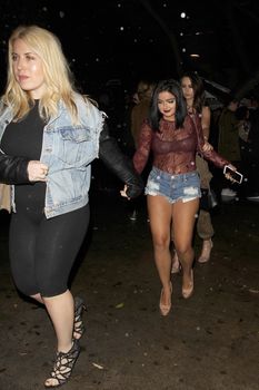 Шикарная Ариэль Уинтер в прозрачном наряде на вечеринке в Западном Голливуде фото #7