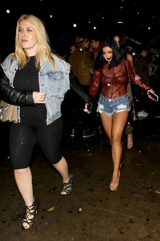 Шикарная Ариэль Уинтер в прозрачном наряде на вечеринке в Западном Голливуде фото #8