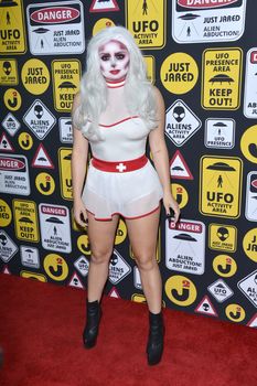 Эротический наряд Ариэль Уинтер на вечеринке по случаю Хэллоуина фото #9