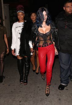 Красивая грудь Беллы Торн в сексуальном корсете на Rae Sremmurd's Birthday Party