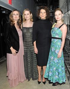 Восхитительная  Бри Ларсон засветила грудь в прозрачном платье на мероприятии фото #3