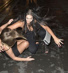 Страстная Хлоя Ферри засветила сиськи в прозрачном наряде в Ньюкасле фото #14