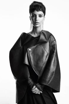 Обнажённые Барбара Палвин, Даутцен Крёз и Эмили Ратаковски в журнале Love фото #7