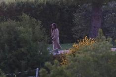 Голая попа Эмили Ратаковскив фильме Welcome Home фото #1