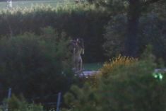 Голая попа Эмили Ратаковскив фильме Welcome Home фото #7