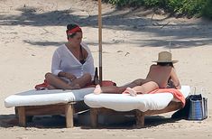 Шикарное бикини Эмили Ратаковски на пляже в Мексике фото #21