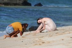 Красотка Айрленд Болдуин в прозрачном наряде на Гавайах фото #8