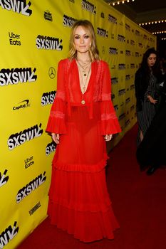 Оливия Уайлд засветила соски на South by Southwest фото #3