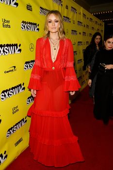 Оливия Уайлд засветила соски на South by Southwest фото #4