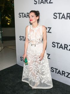 Роксана Мескида засветила грудь фото #7