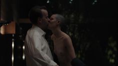 Голая грудь Азии Кейт Диллон в фильме «Миллиарды» фото #3