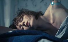 Александра Виноградова оголила грудь и попу в фильме «Репетиции» фото #16