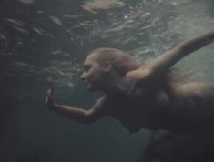 Александра Колкунова снялась голой в фильме «Похитители воды»