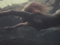 Александра Колкунова снялась голой в фильме «Похитители воды»