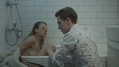 Александра Ребенок показала голую грудь в сериале «Садовое кольцо» фото #3