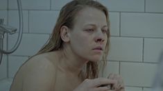 Александра Ребенок показала голую грудь в сериале «Садовое кольцо» фото #6