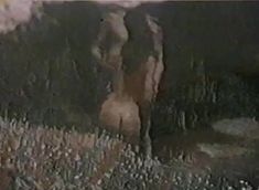 Абсолютно голая Алина Таркинская в фильме «Сумасшедшая любовь» фото #7