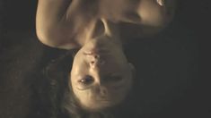 Стройная Альбина Чайкина снялась голой в фильме «Не те отношения» фото #8