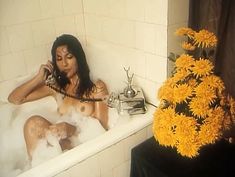 Ампаро Грисалес показала голую грудь в фильме «Избранные»