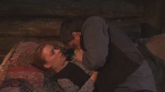 Голые сиськи Анастасии Бобровой в сериале «Талаш» фото #1