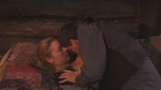 Голые сиськи Анастасии Бобровой в сериале «Талаш» фото #2