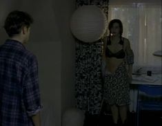 Голая киска Андреа Брос в сериале «Телефон полиции – 110» фото #1