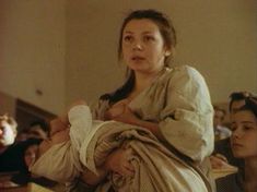 Анжела Кораблева оголила грудь в фильме «Заколдованные» фото #4