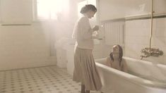 Анна Капалева снялась голой в сериале «Дом образцового содержания» фото #1