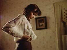 Голая грудь Анны Маланкиной в фильме «Заколдованные» фото #1