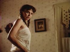 Голая грудь Анны Маланкиной в фильме «Заколдованные» фото #19