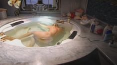 Анна Масальская снялась голой в сериале «Метод Лавровой» фото #2