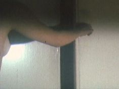 Анна Матюхина засветила грудь в фильме «Разборчивый жених» фото #4