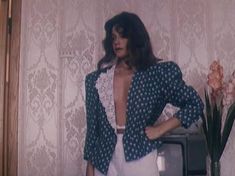 Голая грудь Анны Назарьевой в фильме «Идеальная пара» фото #1