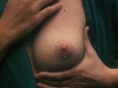 Анна Назарьева снялась голой в фильме «Кумпарсита» фото #3