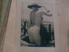 Голая попа Анны Назарьевой в фильме «Обнаженная в шляпе» фото #1