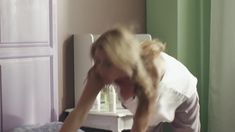 Анна Невская засветила грудь в фильме «Сюрприз для любимого» фото #3