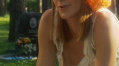 Анна Уколова засветила грудь в фильме «Свадьба» фото #3