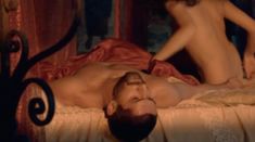 Голая грудь Анны Халилулиной в сериале «Грозное время» фото #7