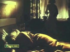 Астрида Кайриша засветила грудь в фильме «Вечерний вариант» фото #4