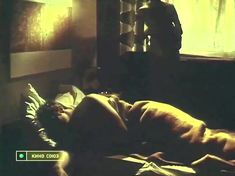 Астрида Кайриша засветила грудь в фильме «Вечерний вариант» фото #5