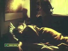 Астрида Кайриша засветила грудь в фильме «Вечерний вариант» фото #6