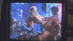 Абсолютно голая Бо Дерек в фильме «Жрица страсти» фото #7