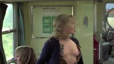 Голая грудь Брижит Фоссе в фильме «Вальсирующие» фото #2