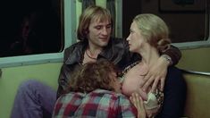 Голая грудь Брижит Фоссе в фильме «Вальсирующие» фото #8