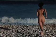 Вида Ерман оголила грудь и попу в фильме «Маскарад» фото #7