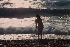 Вида Ерман оголила грудь и попу в фильме «Маскарад» фото #9