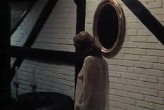 Вида Ерман оголила грудь и попу в фильме «Маскарад» фото #16